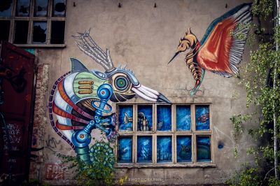 Ein Wandbild auf einem Gebäude