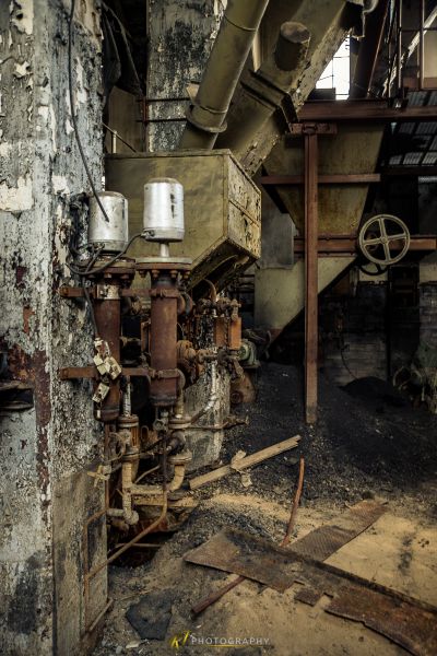 Ein Zimmer mit einem Haufen Junks und vielen Junks