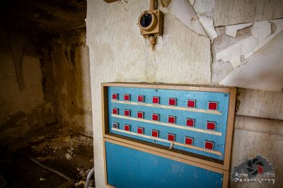 Ein blauer und roter Herd