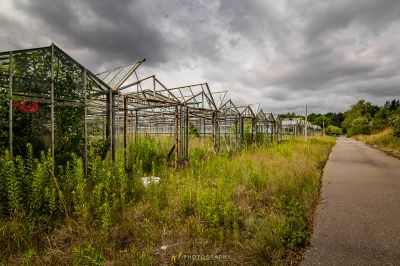 Eine Reihe von Metallkonstruktionen
