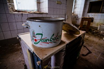 Eine schmutzige Küche