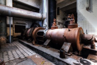 Ein großes Metallrohr