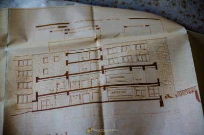 Die Zeichnung des Hauses auf dem Blatt