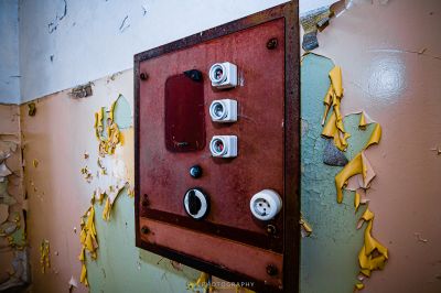 Eine rote und grüne Wand