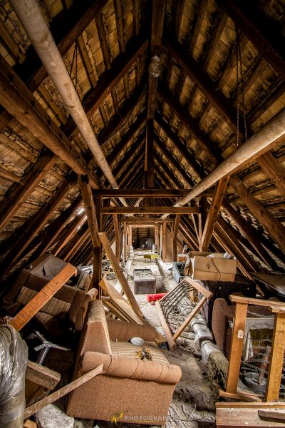 Ein Zimmer mit vielen Junks und Junks