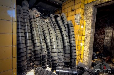 Ein Haufen alter Reifen