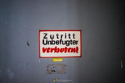 Ein Zeichen, das sagt: 'Zit unter verten'