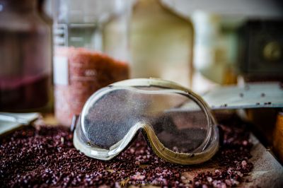 Eine Nahaufnahme einer Skibrille