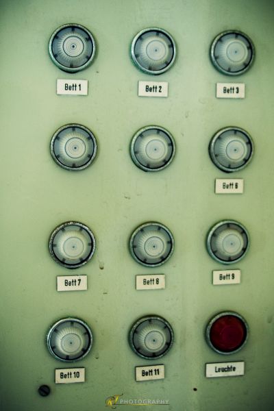 Eine Nahaufnahme eines Bedienfelds mit Tasten