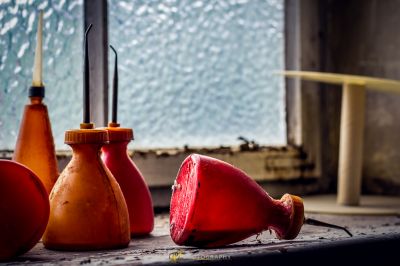 Ein Bündel Obst, das auf einem Tisch sitzt