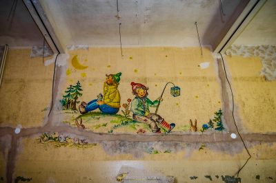 Ein Wandbild an der Wand eines Gebäudes