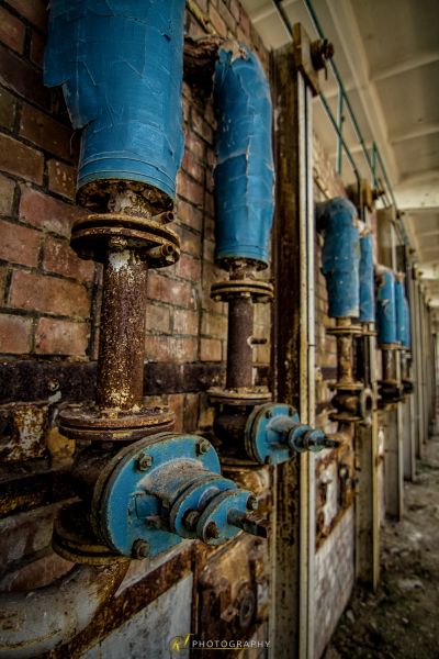 Ein Haufen blauer Rohre