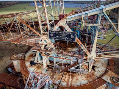 Eine große Metallstruktur