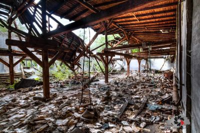 Ein Raum voller Trümmer