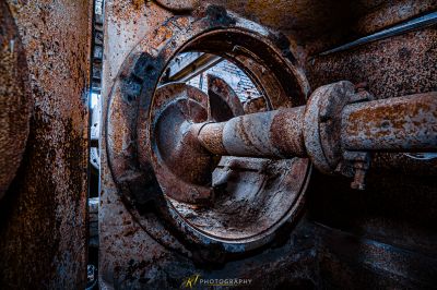 Tür aus verrostetem Metall